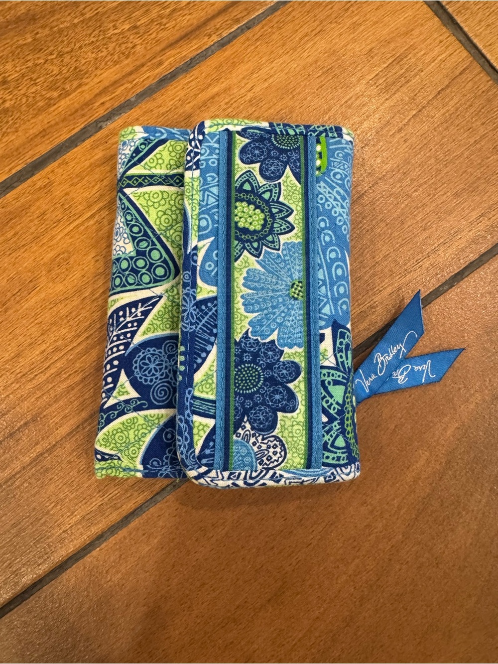 Vera Bradley Wallet in Limes Up